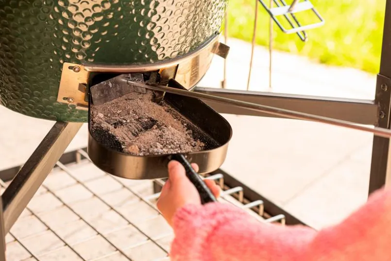 Big Green Egg Grillzubehör-Ascheschaufel Stahl, Schwarz
