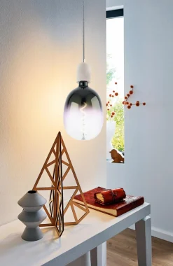 EGLO E27-LED - Dekoleuchtmittel E27 / 4 Watt Lila