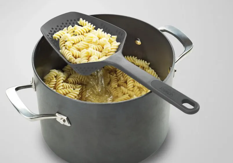 Joseph Joseph Küchenutensilien-Löffelsieb Scoop Plus Schwarz