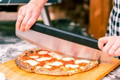 Ooni Zubehör|Grillzubehör-Pizza-Wiegemesser