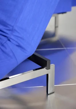 INNOVATION LIVING Schlafsofas|Schlafsofas-Schlafsofa mit Armlehnen Splitback Chrom Ultramarine